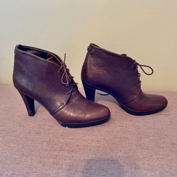 Stuart Weitzman Brown Leather Lace Up Heeled Boots, Size 6 - Picture 8 of 13